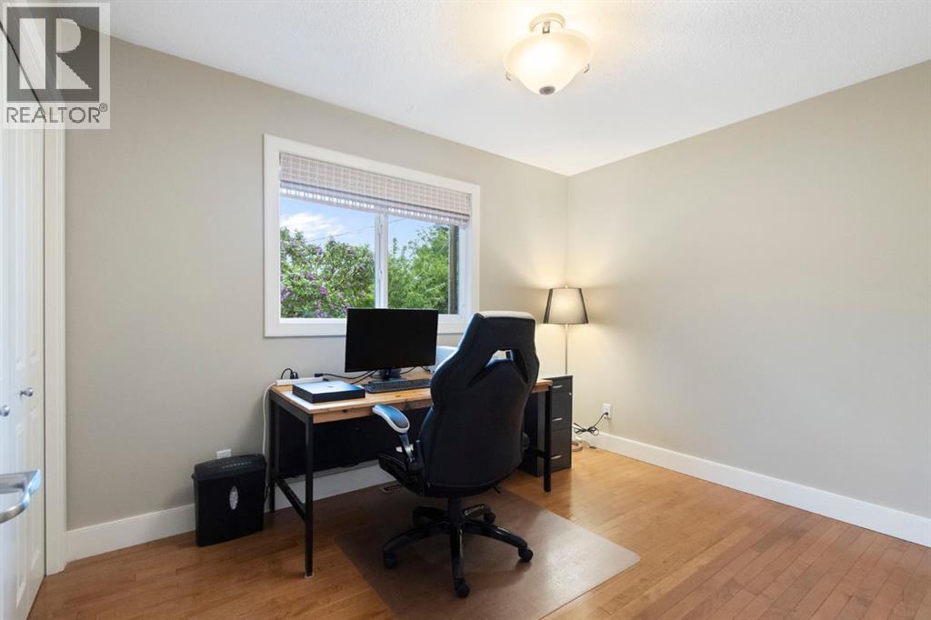 10504 Spadina Drive SW - 25
