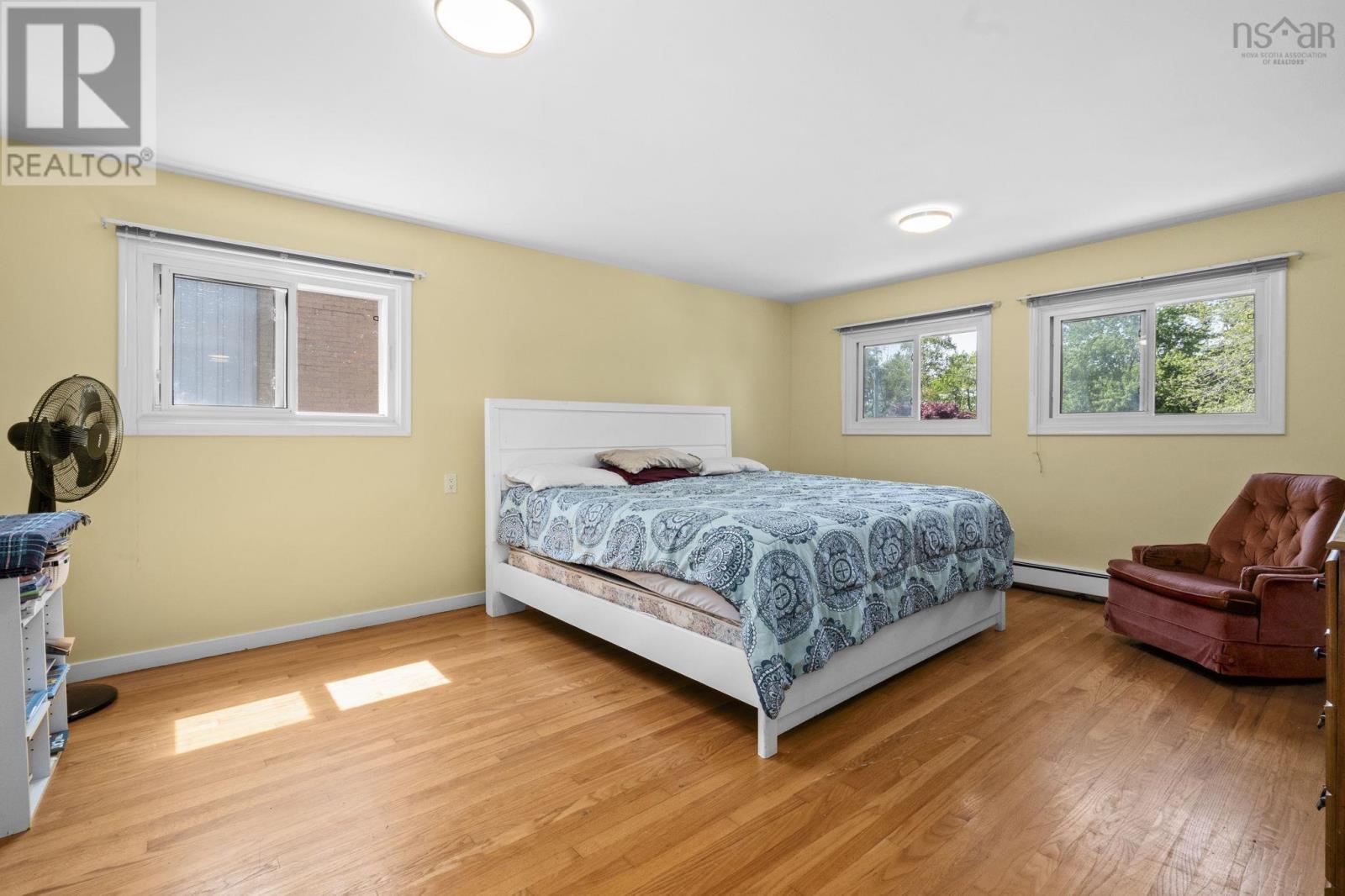 22 Northcliffe Lane - 18