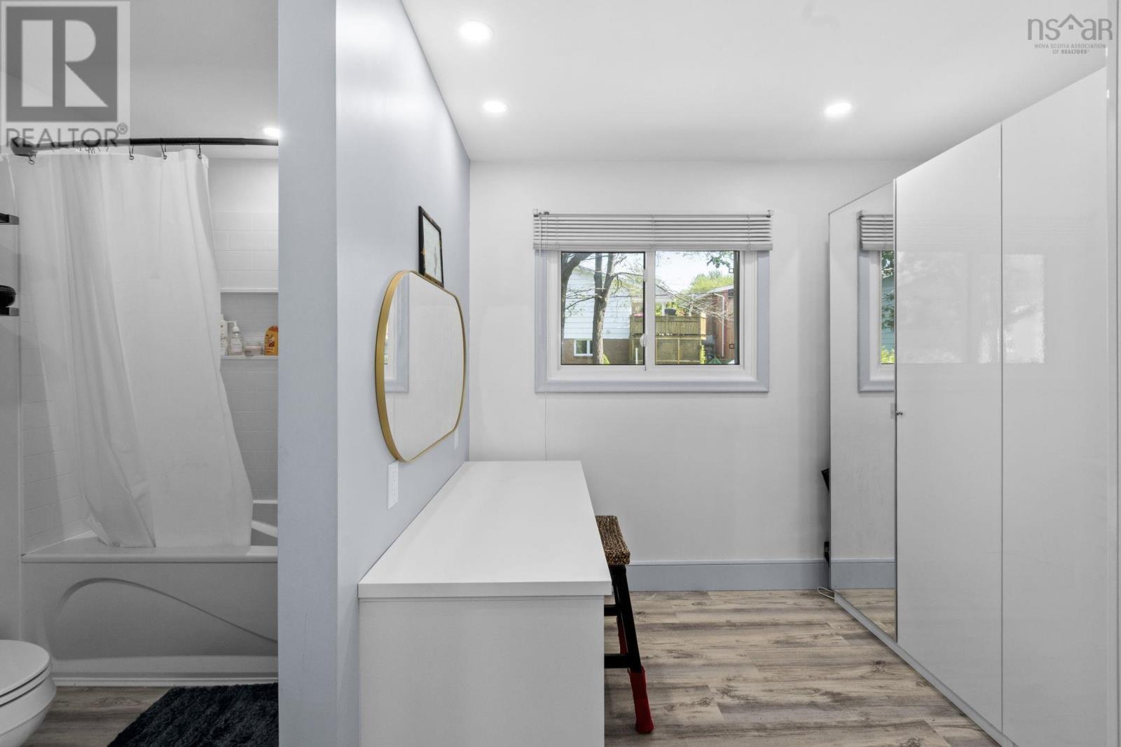 22 Northcliffe Lane - 21
