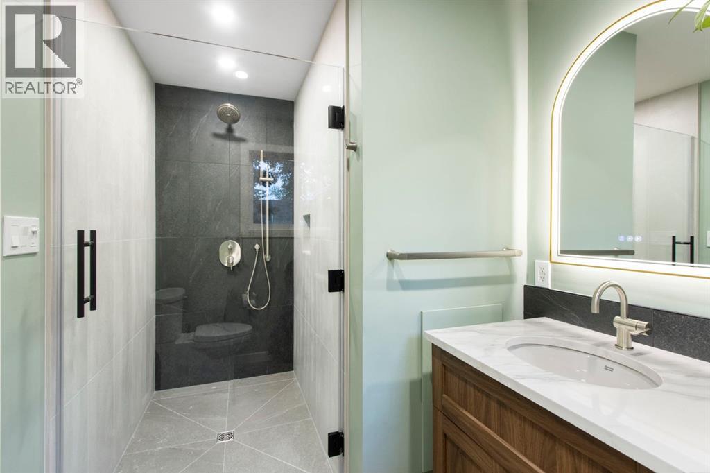 10504 Spadina Drive SW - 24