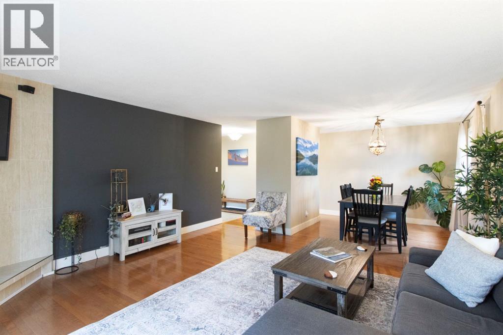 10504 Spadina Drive SW - 10