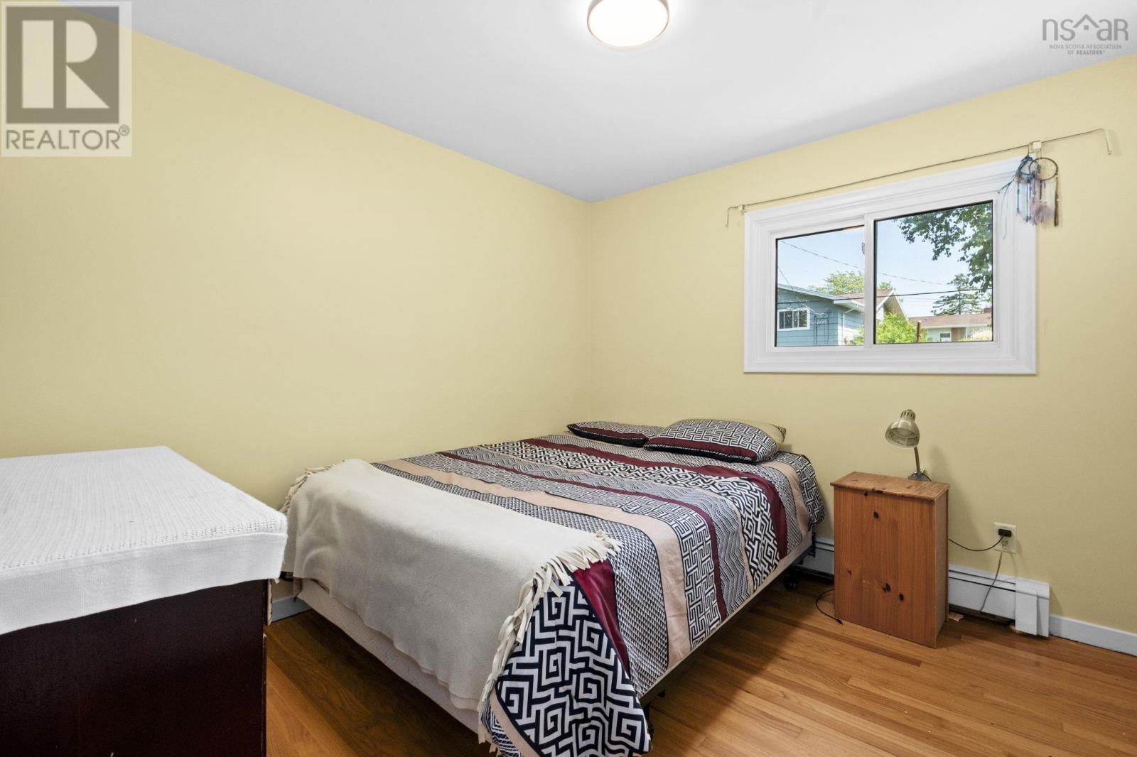 22 Northcliffe Lane - 25