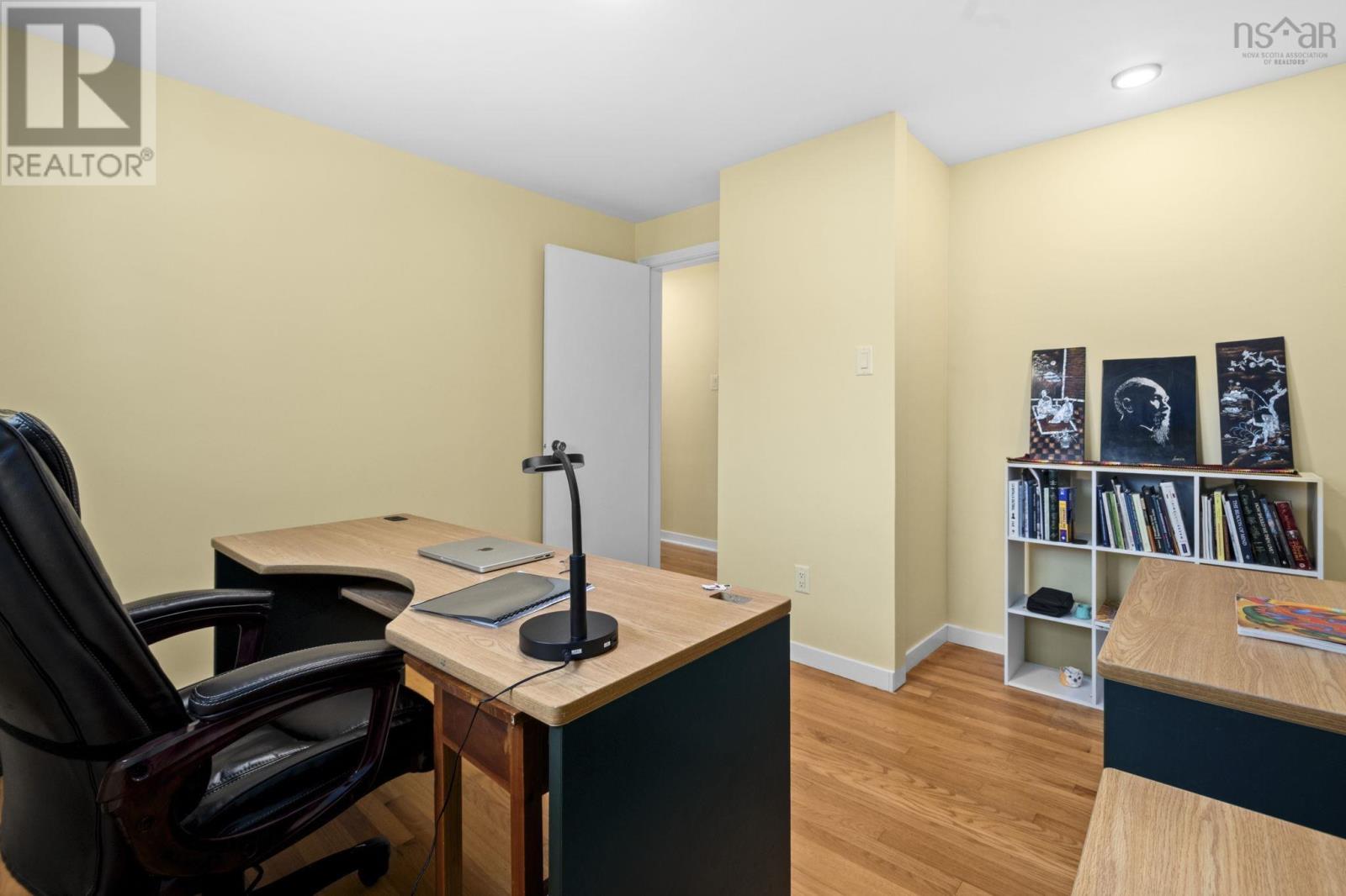 22 Northcliffe Lane - 28