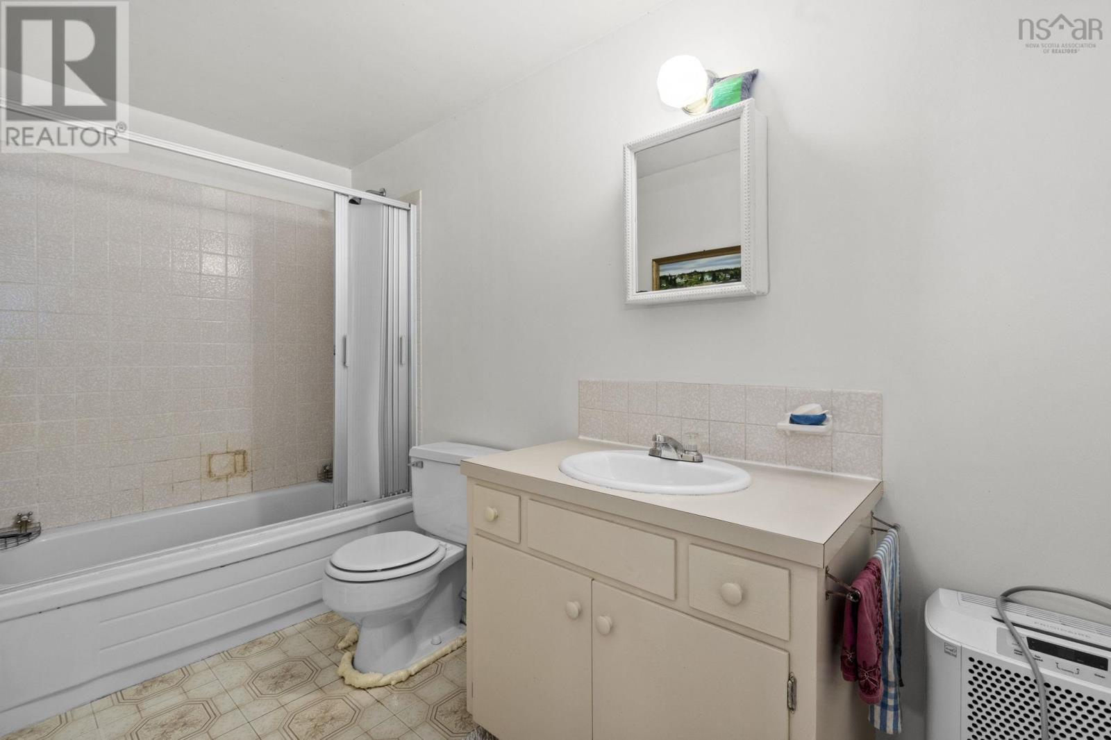 22 Northcliffe Lane - 35