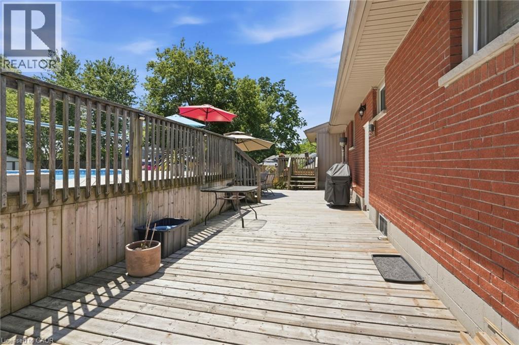 25 SAVERYN Road - 44