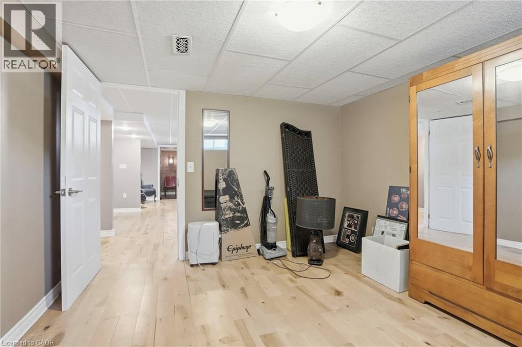 25 SAVERYN Road - Image 33