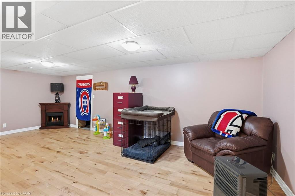 25 SAVERYN Road - 24
