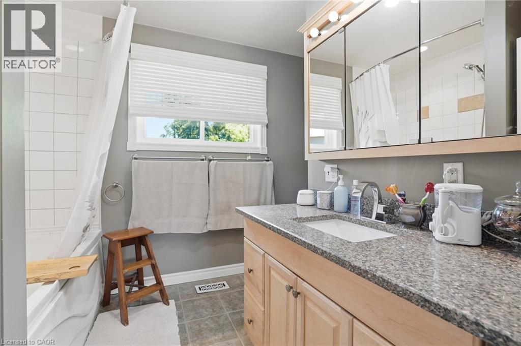25 SAVERYN Road - Image 23