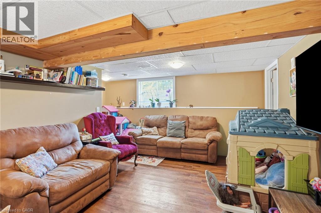 25 SAVERYN Road - Image 36