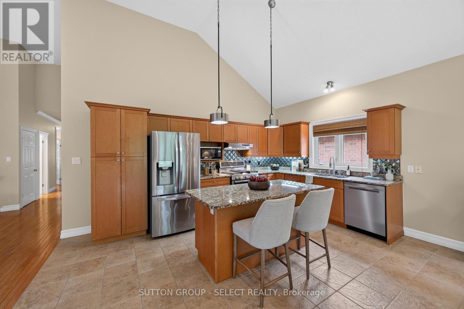 #104 25 BECHER STREET - 11
