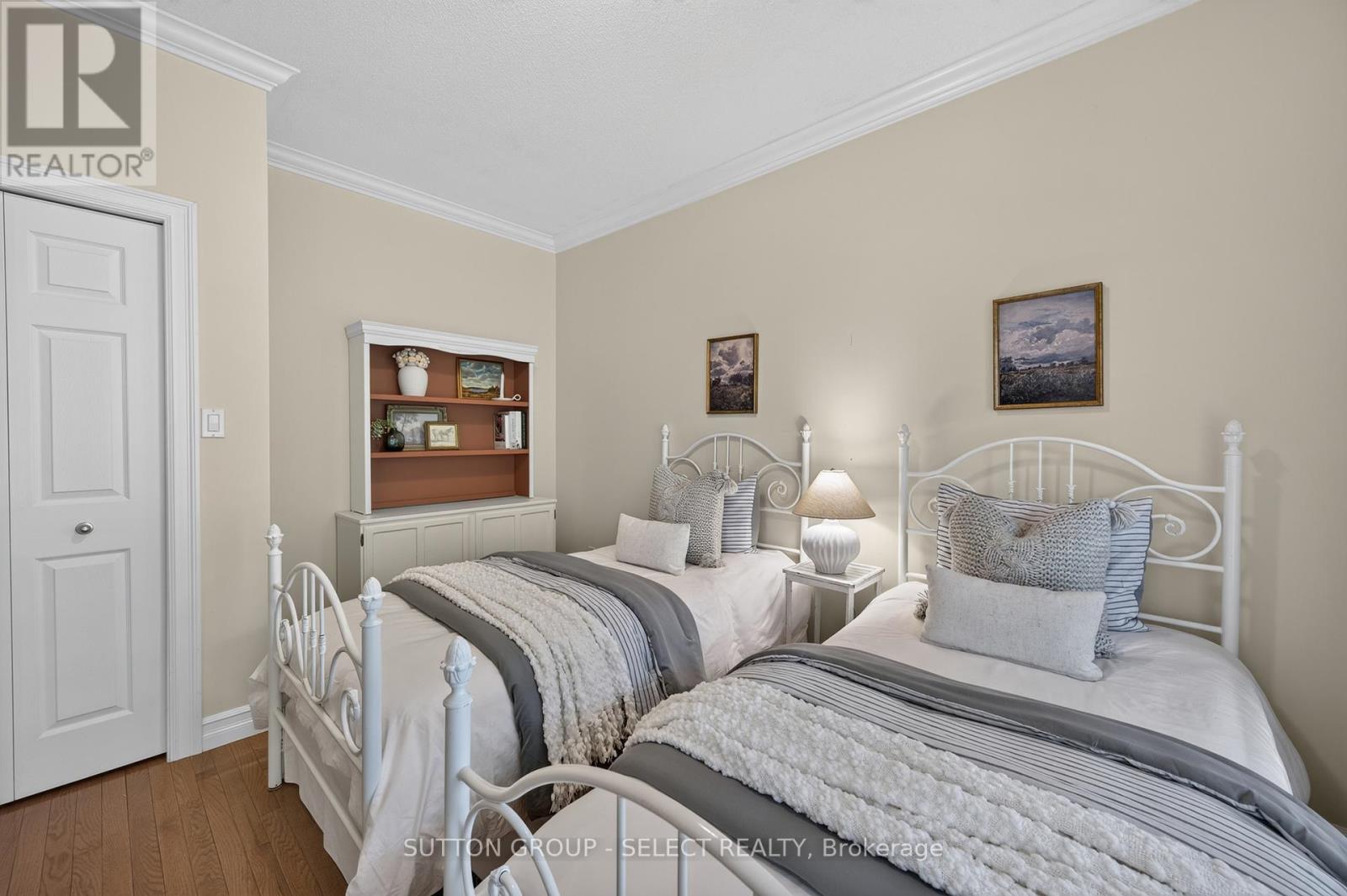#104 25 BECHER STREET - 22