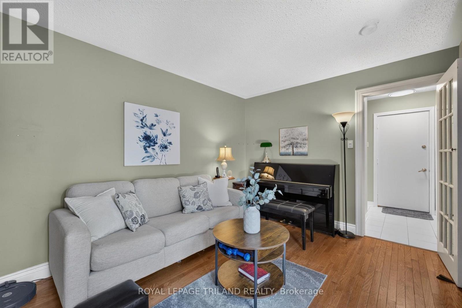 1077 MAHOGANY CRESCENT - 16