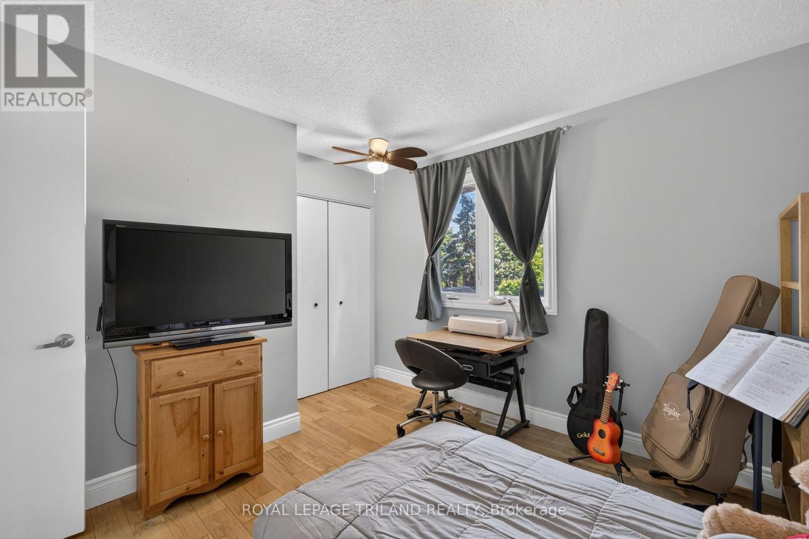 1077 MAHOGANY CRESCENT - 27