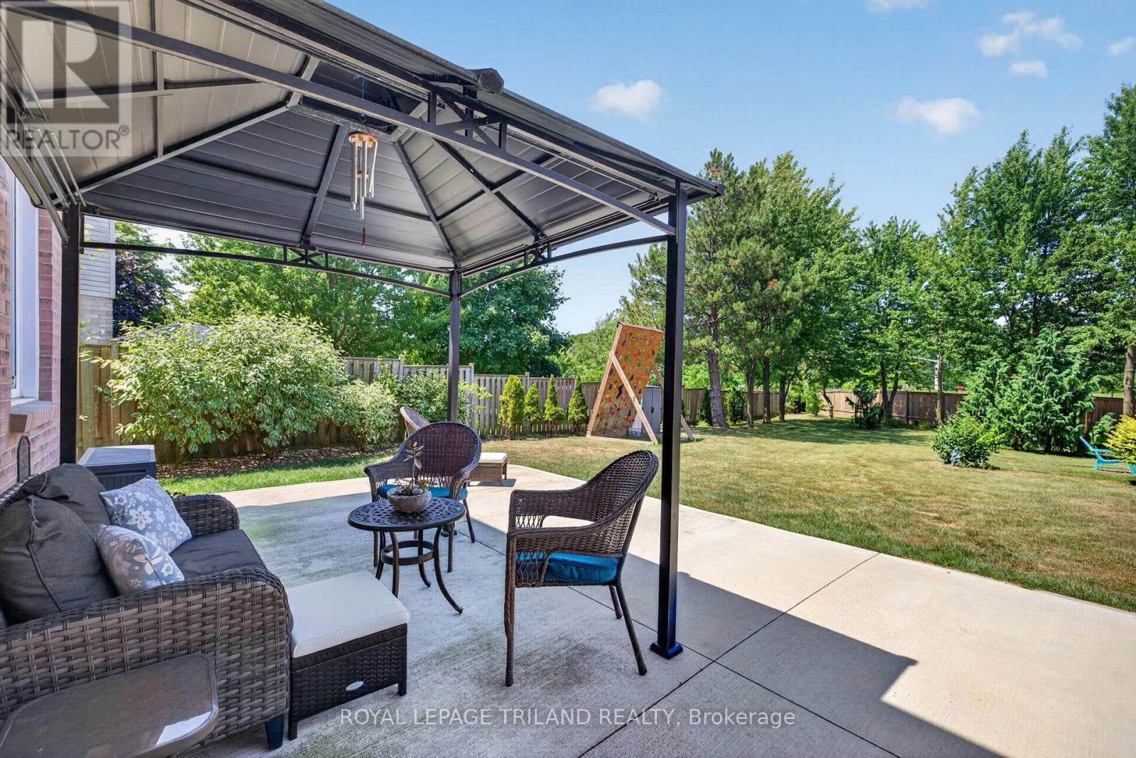 1077 MAHOGANY CRESCENT - 32