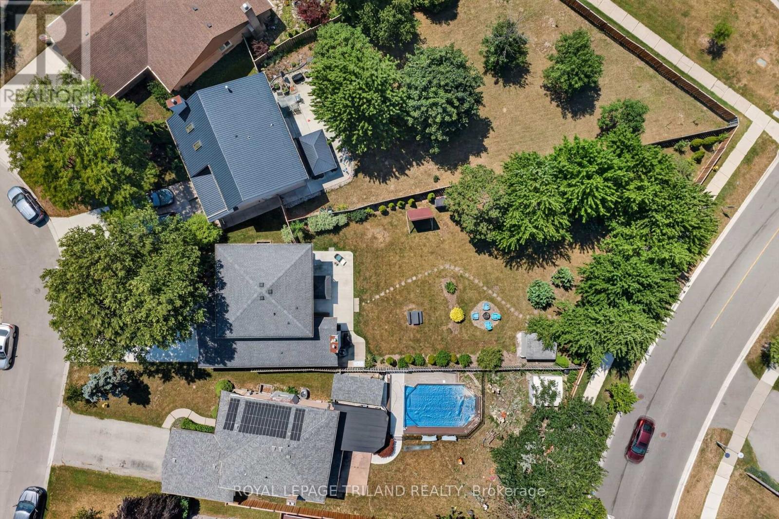 1077 MAHOGANY CRESCENT - 39