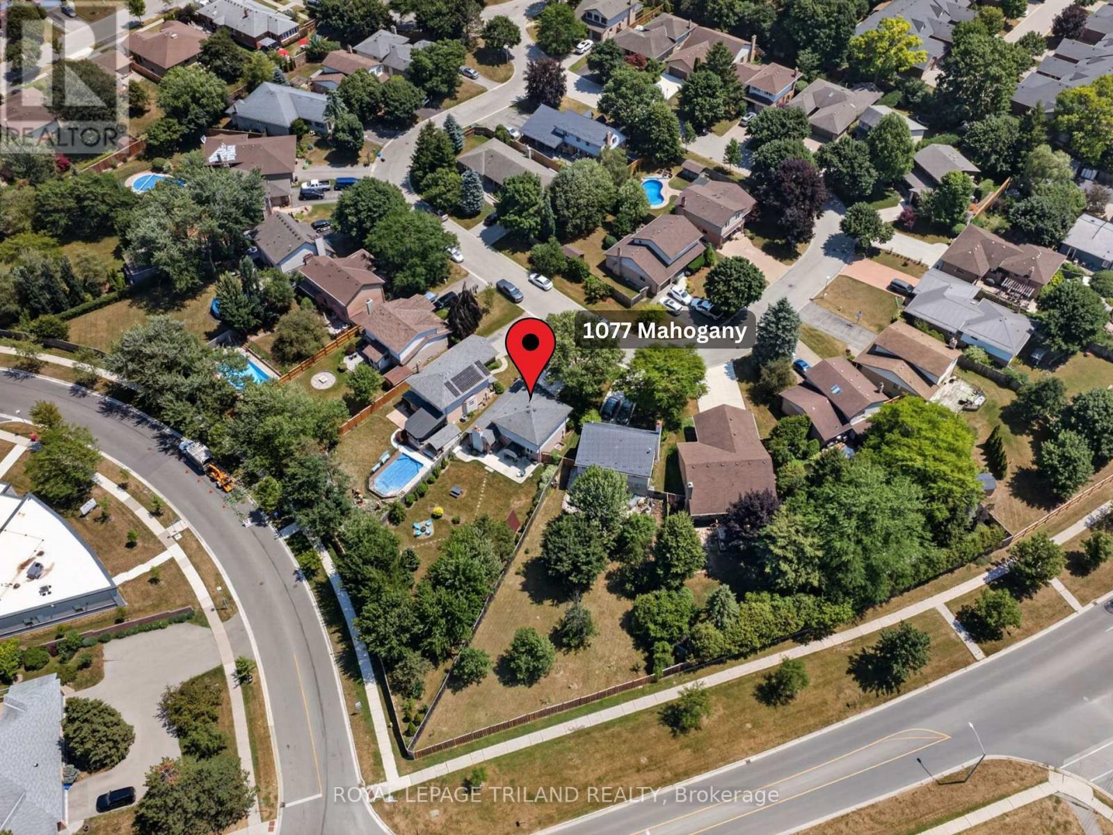 1077 MAHOGANY CRESCENT - 40