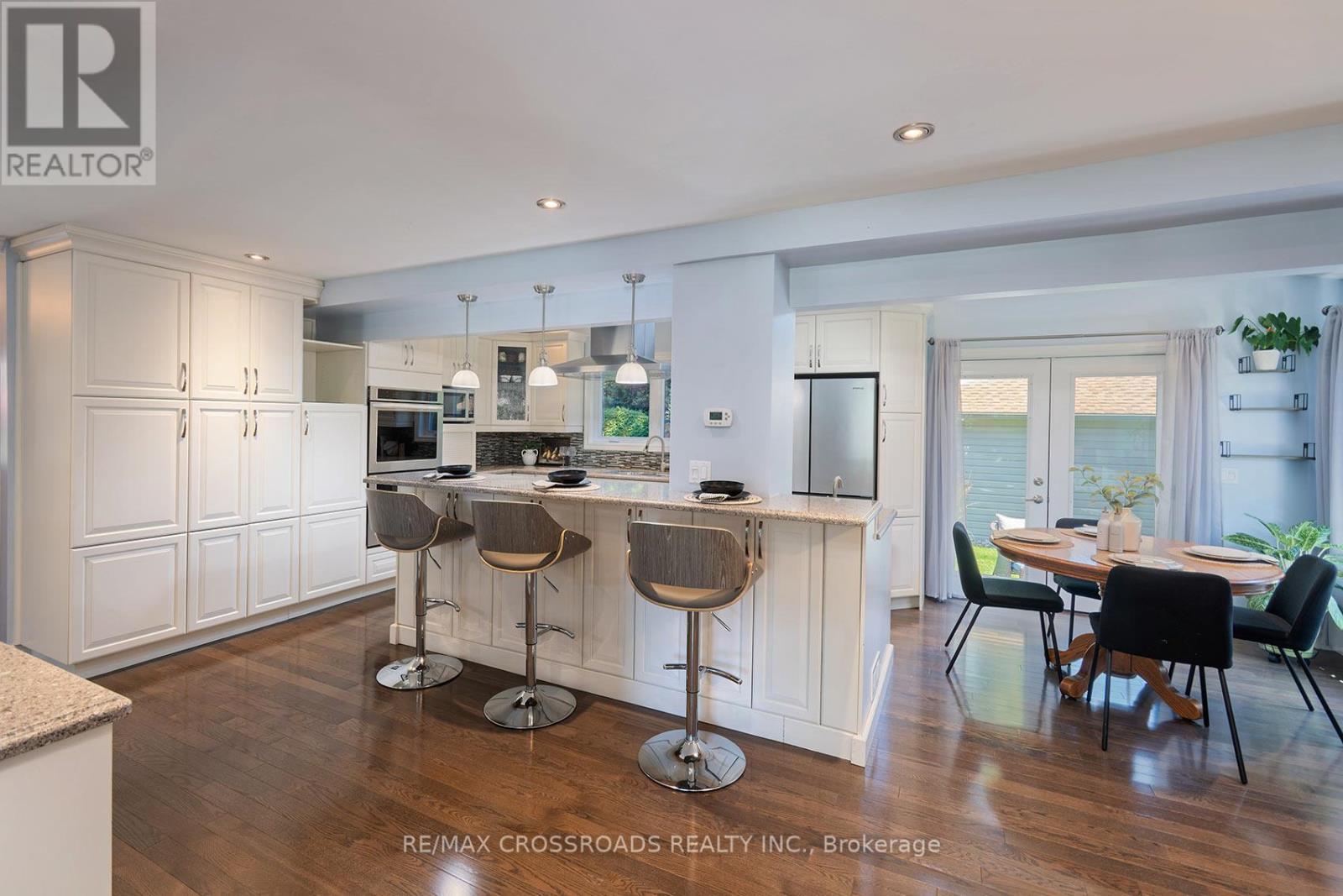 7 DINGLEY COURT - 15