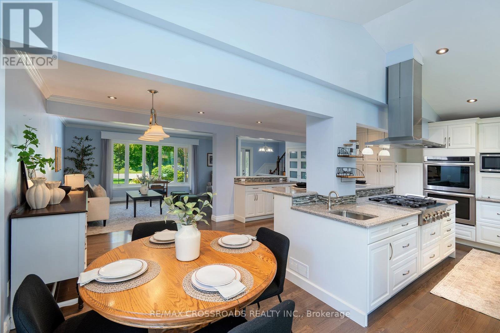 7 DINGLEY COURT - 16