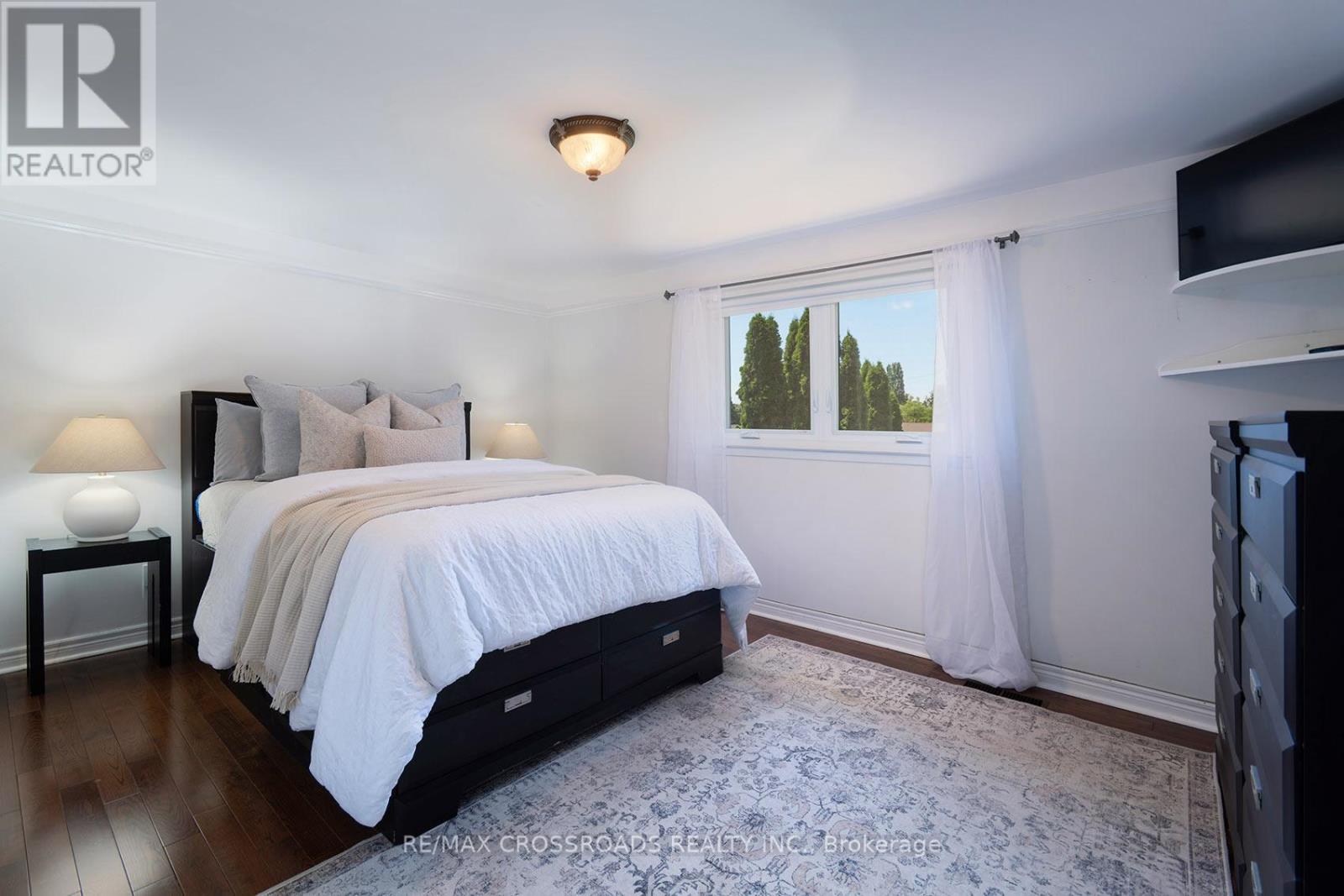 7 DINGLEY COURT - 22