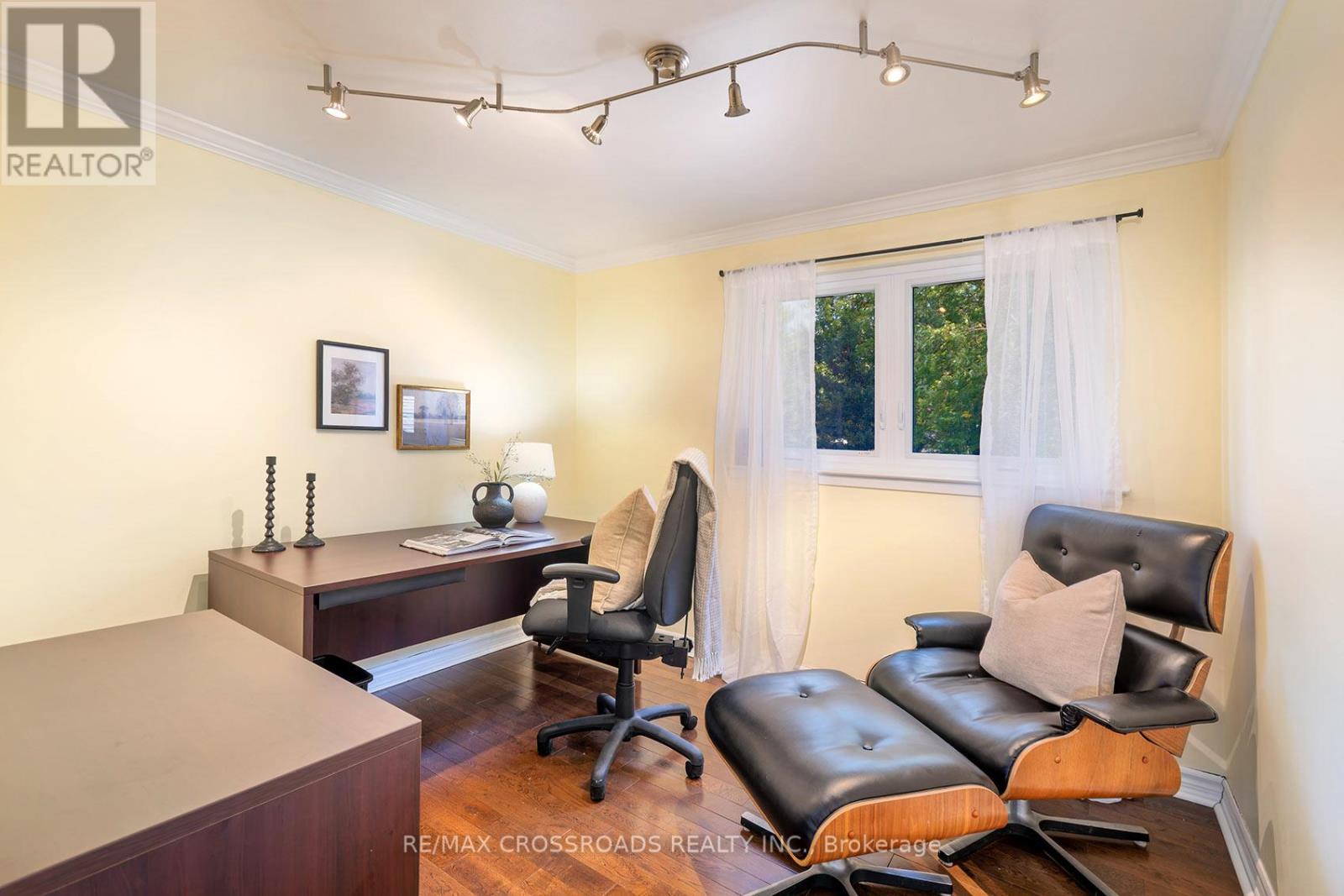 7 DINGLEY COURT - 25
