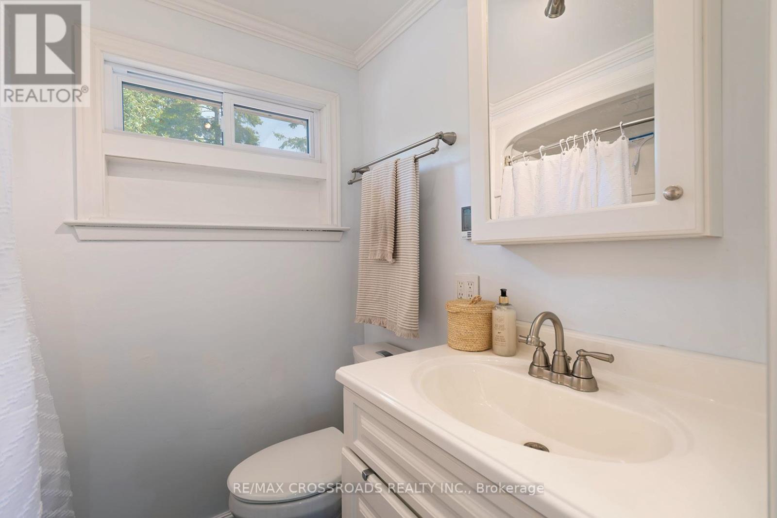 7 DINGLEY COURT - 28