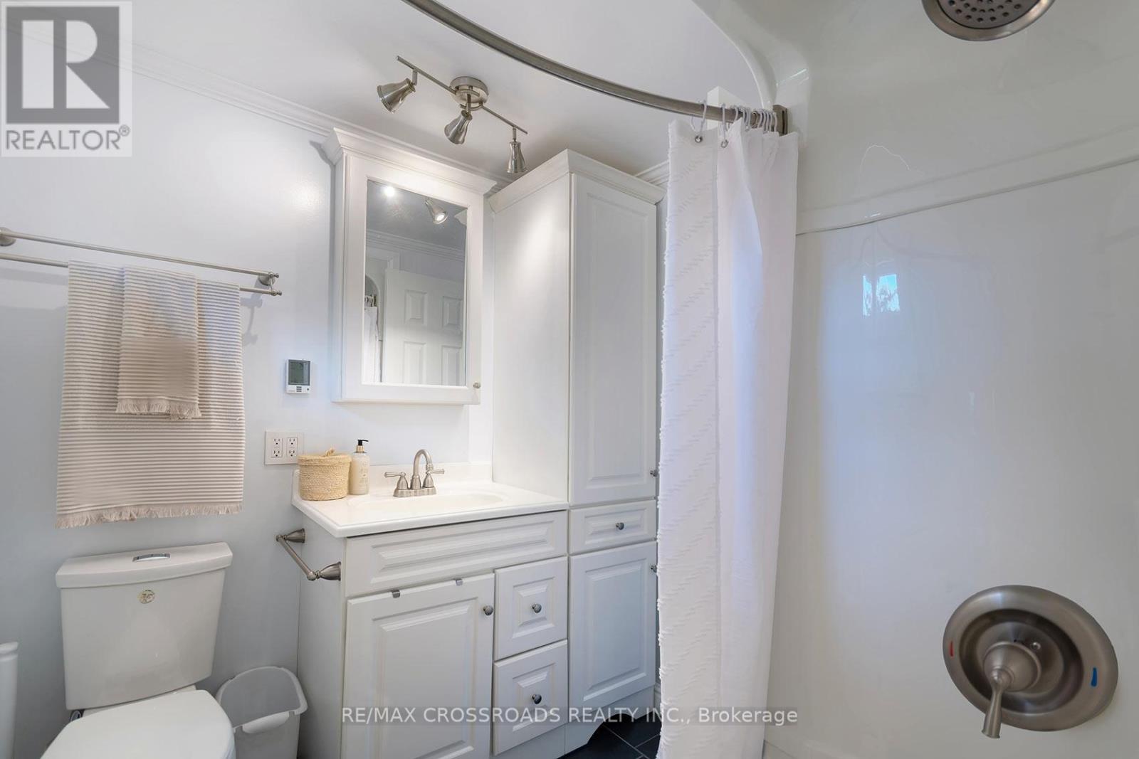 7 DINGLEY COURT - 29