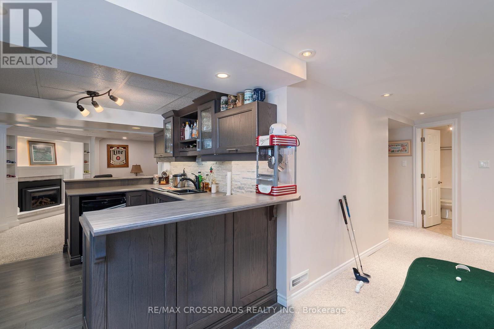 7 DINGLEY COURT - 33