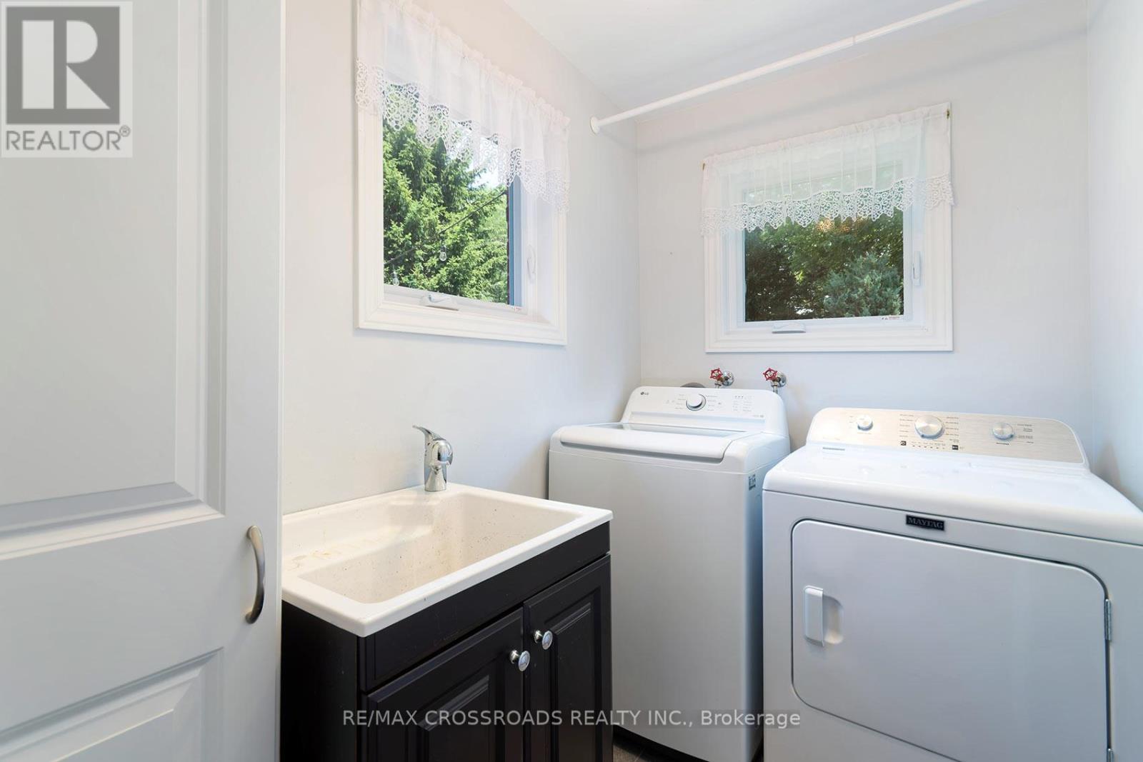7 DINGLEY COURT - 37
