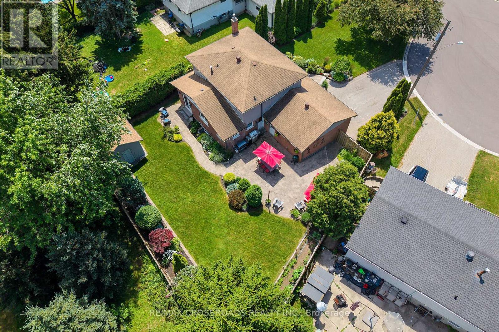 7 DINGLEY COURT - 48