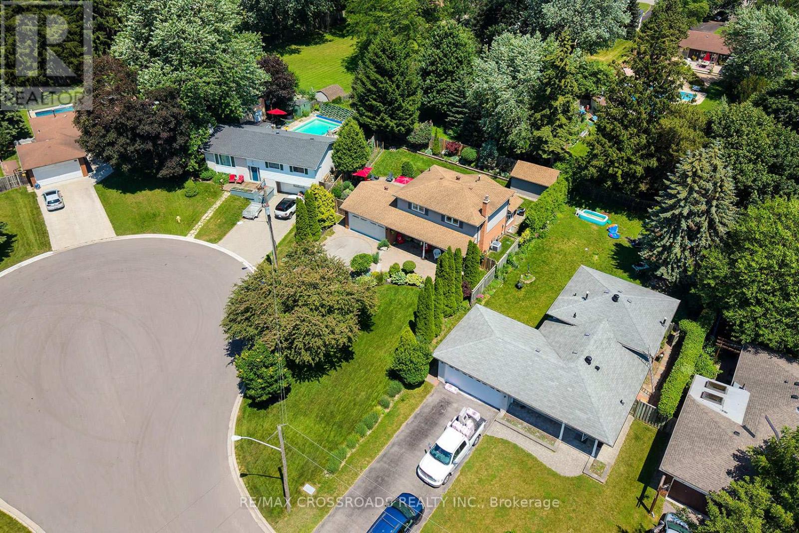 7 DINGLEY COURT - 7