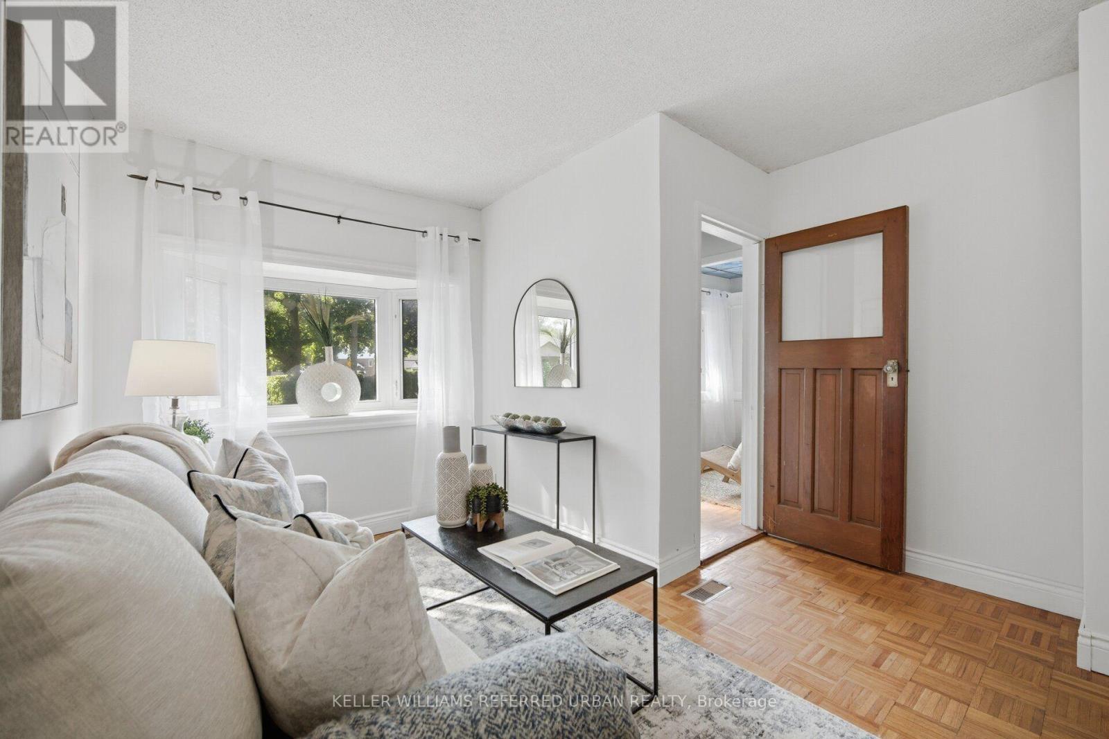 153 MCINTOSH STREET - 4