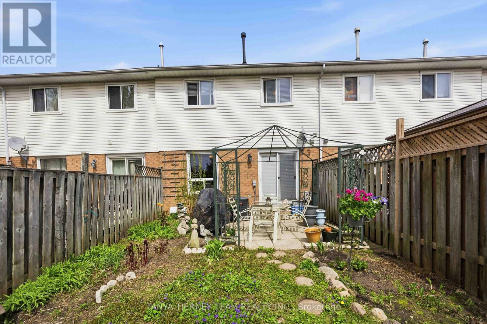 60 PIDDUCK STREET - 27
