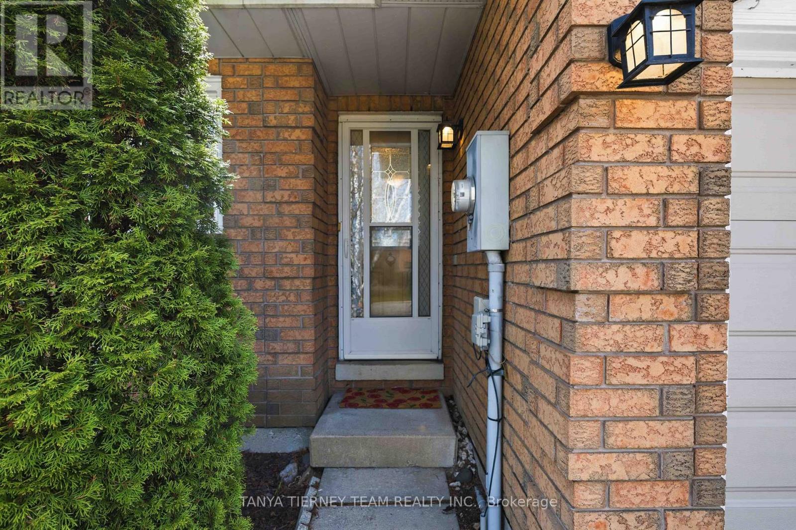 60 PIDDUCK STREET - 3