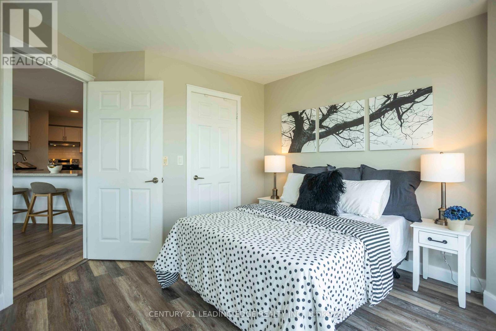 #402 340 WATSON STREET W - 11