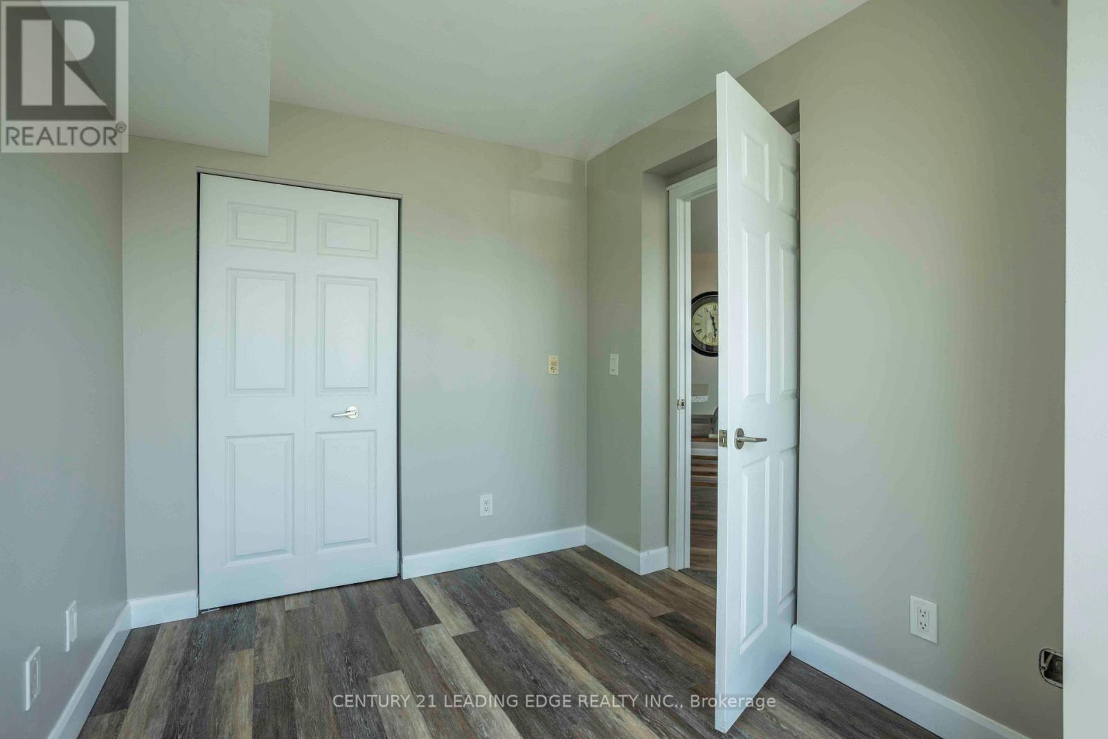 #402 340 WATSON STREET W - 13