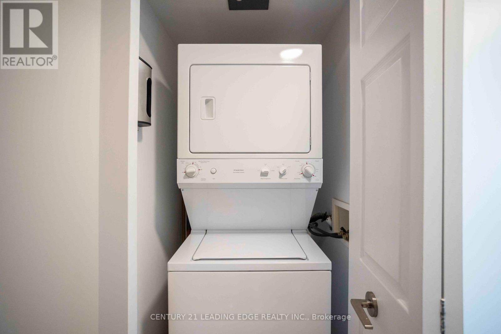 #402 340 WATSON STREET W - 15
