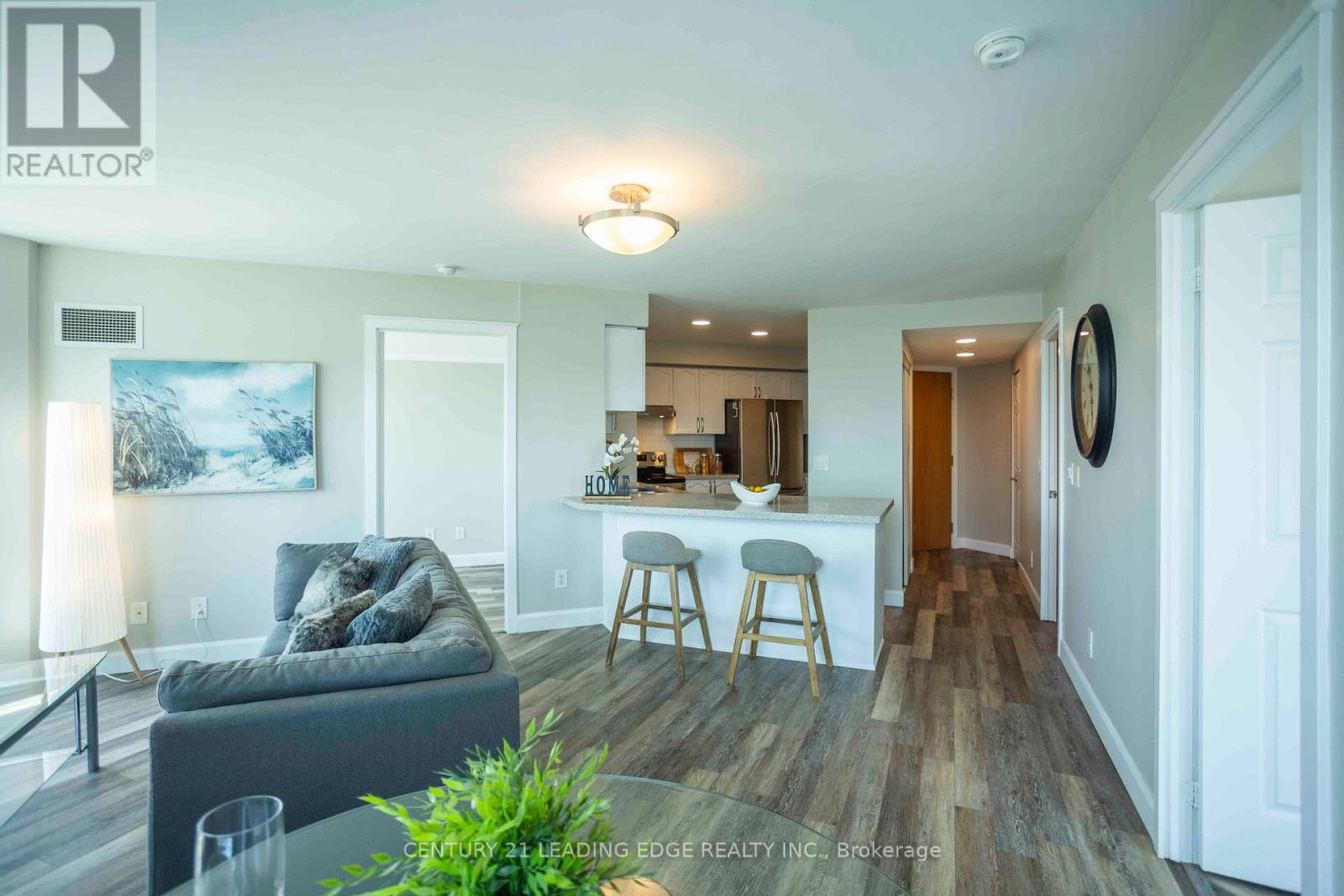 #402 340 WATSON STREET W - 4