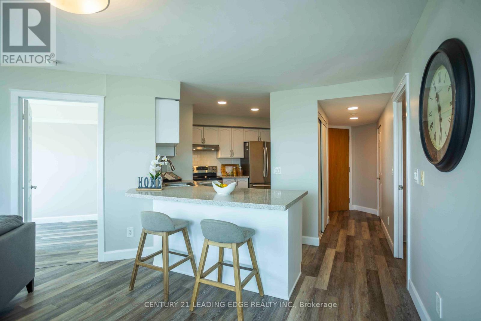 #402 340 WATSON STREET W - 7