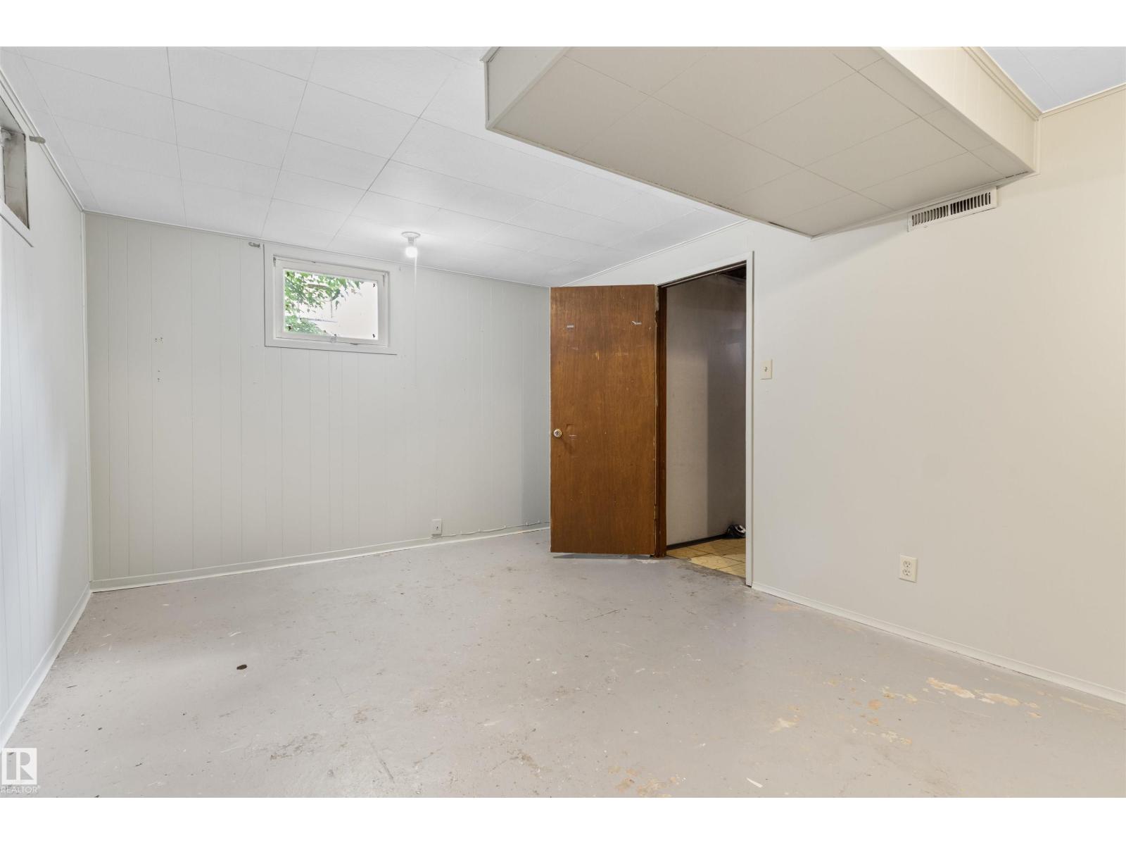 5013 46 ST - 20