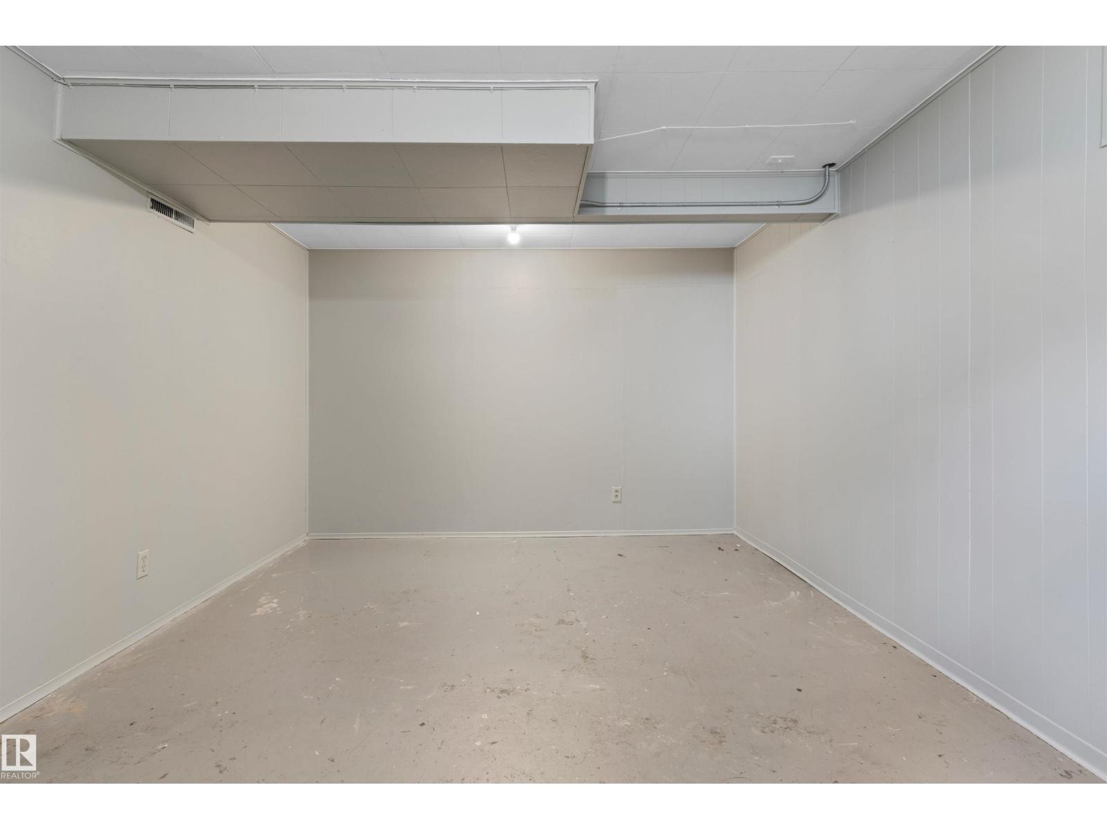5013 46 ST - 21