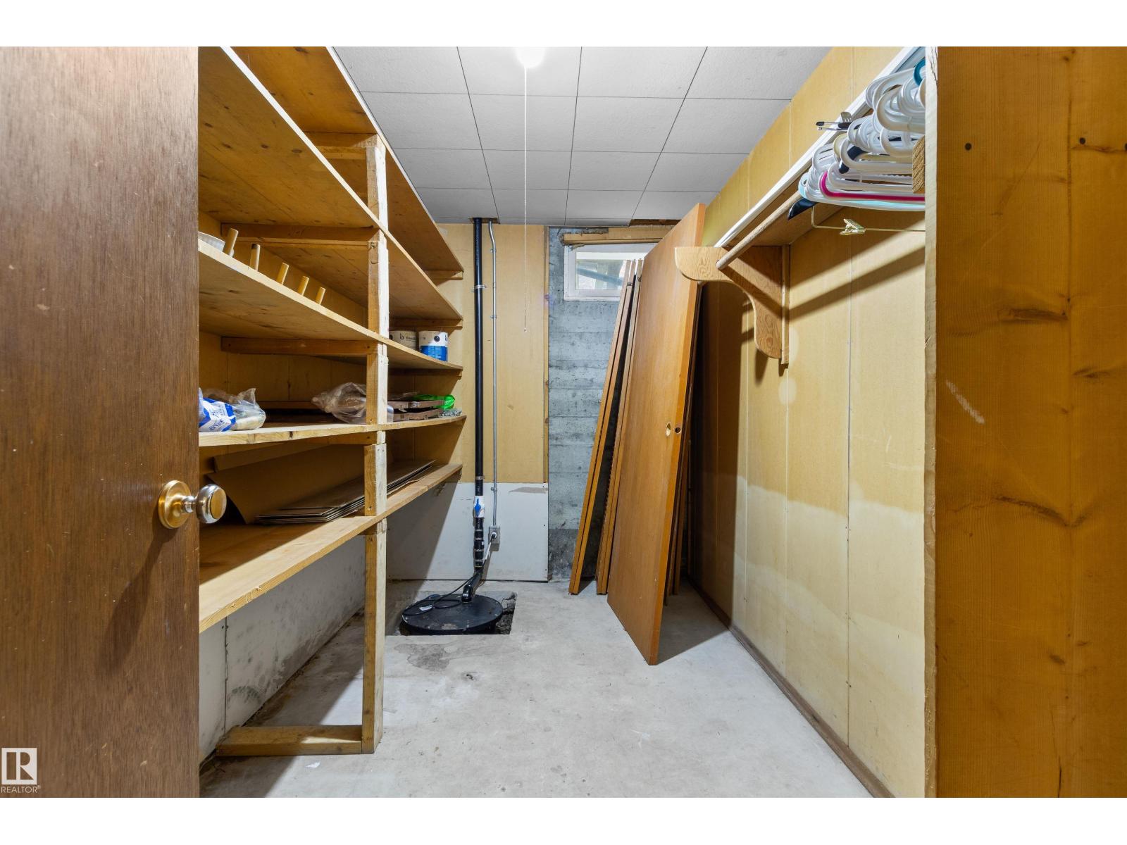 5013 46 ST - 23