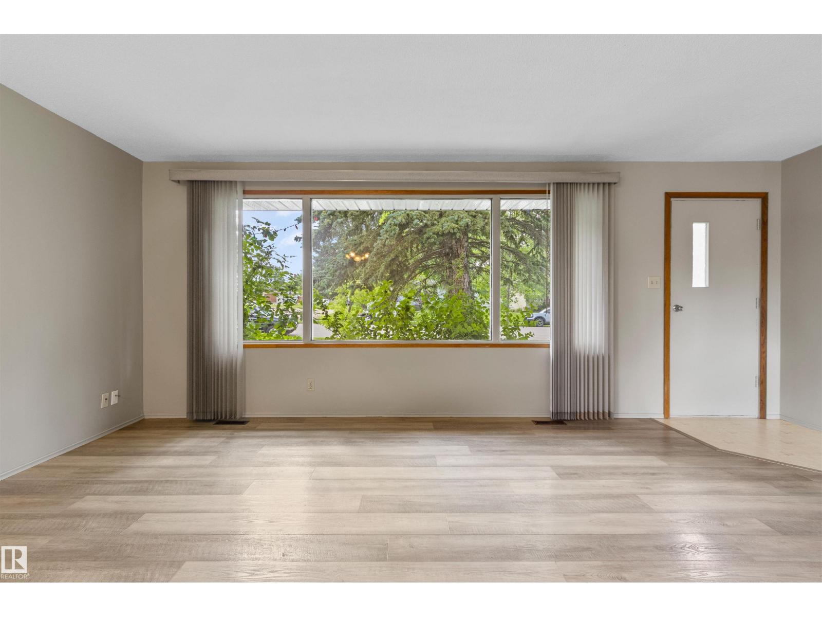 5013 46 ST - 5
