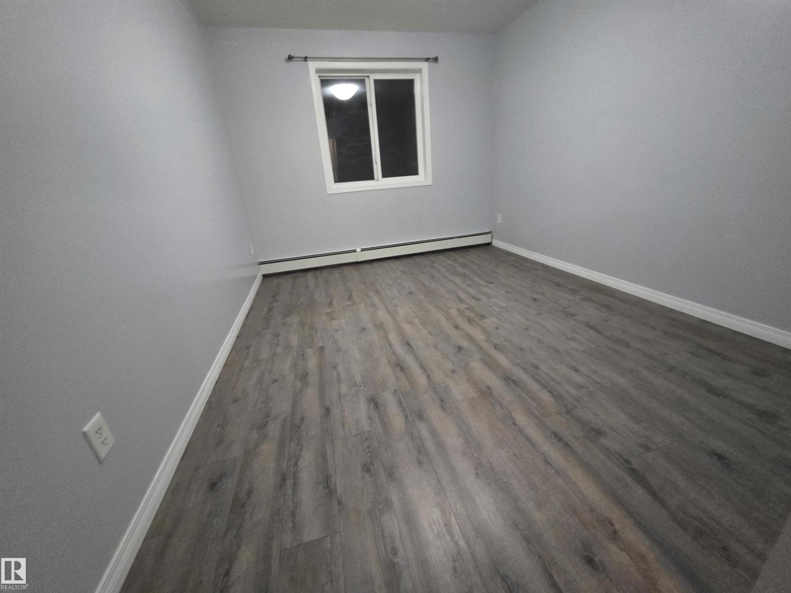 #106 4903 47 AV - 9
