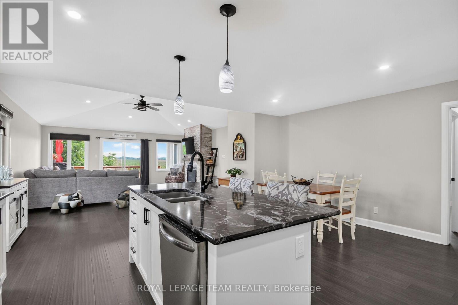 109 JAMES STREET - 16