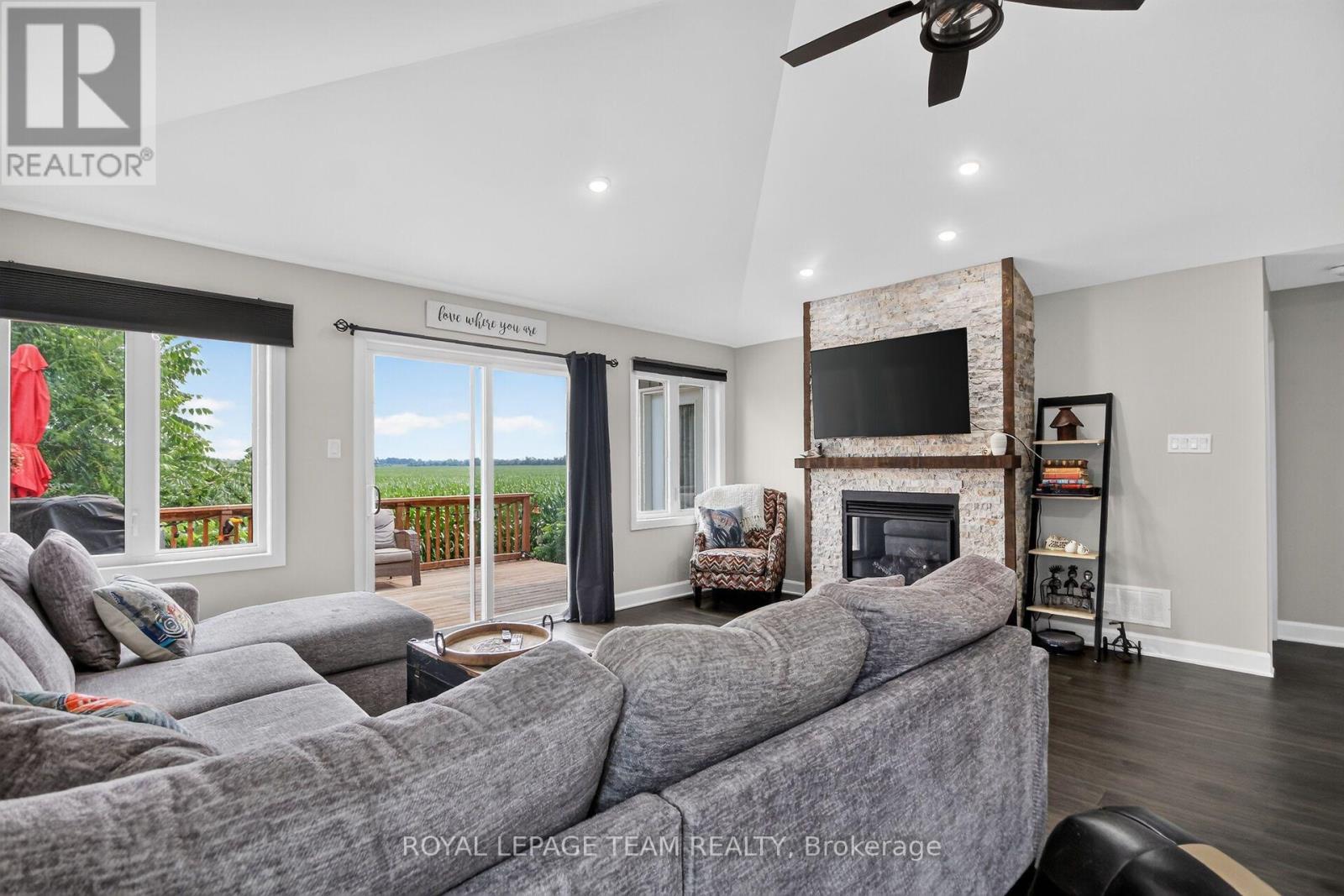 109 JAMES STREET - 24