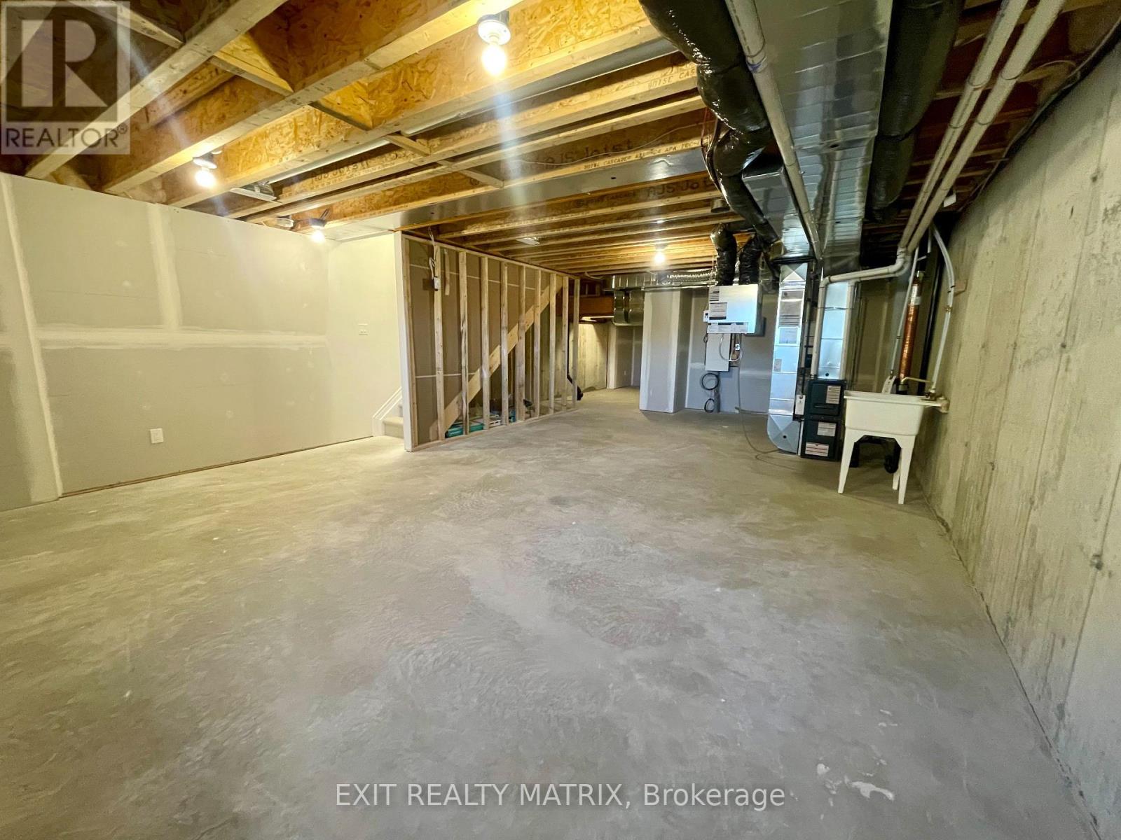 3 Bed, 2 Bath House for Rent in Russell – 317 LABELLE STREET, Russell – MLS# X13566720 - Image 12