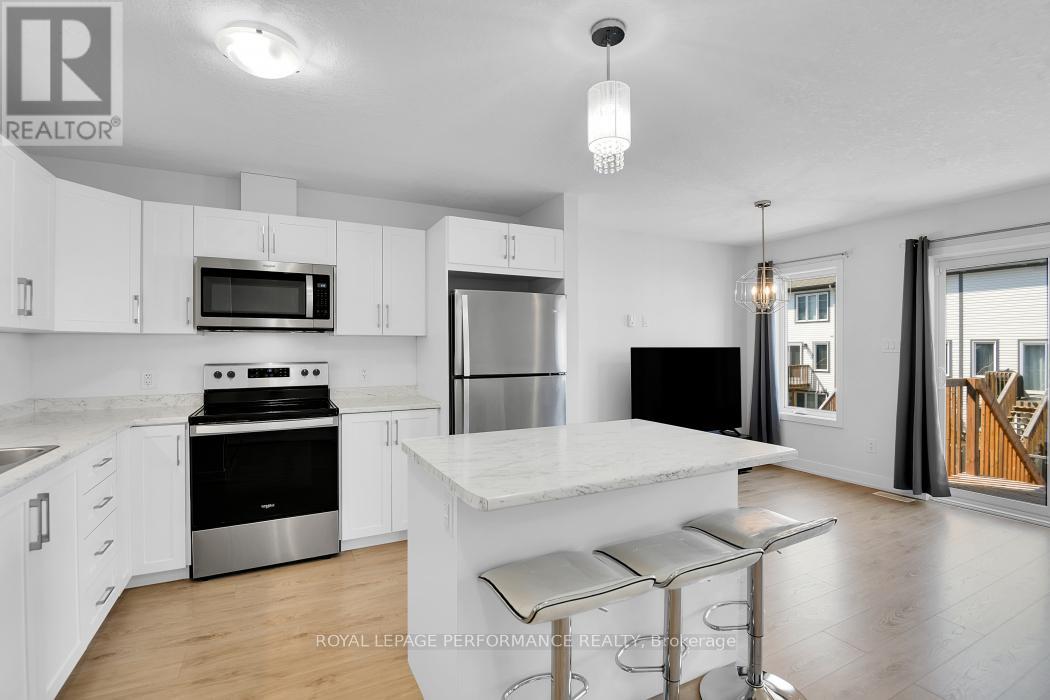30 WHITCOMB CRESCENT - 11