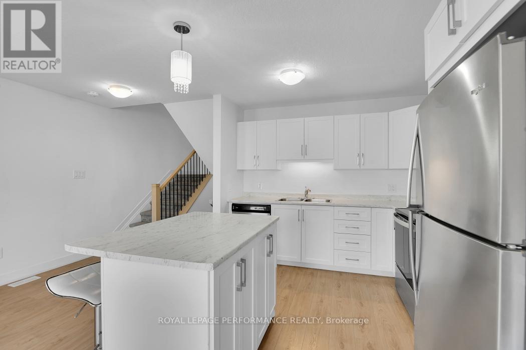 30 WHITCOMB CRESCENT - 14