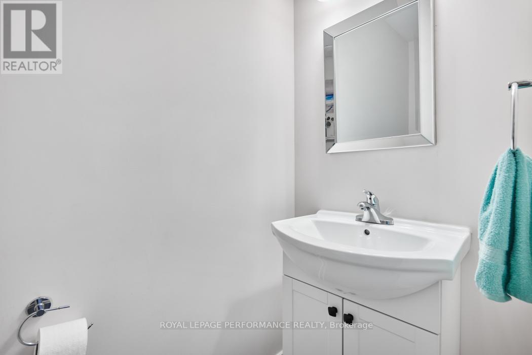 30 WHITCOMB CRESCENT - 15
