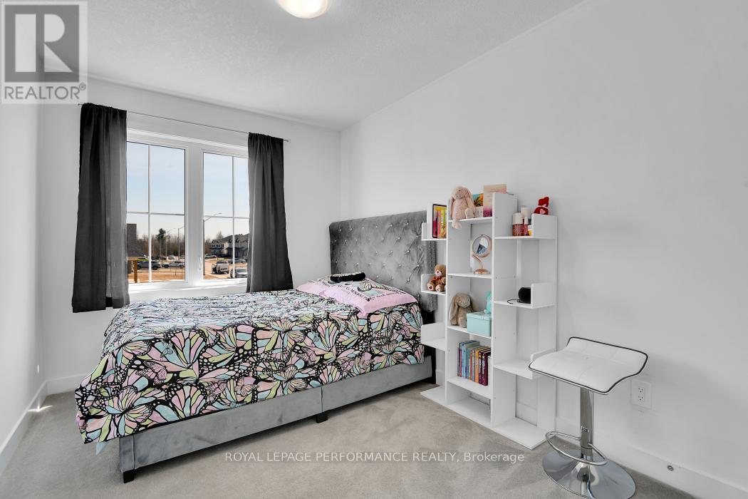 30 WHITCOMB CRESCENT - 20